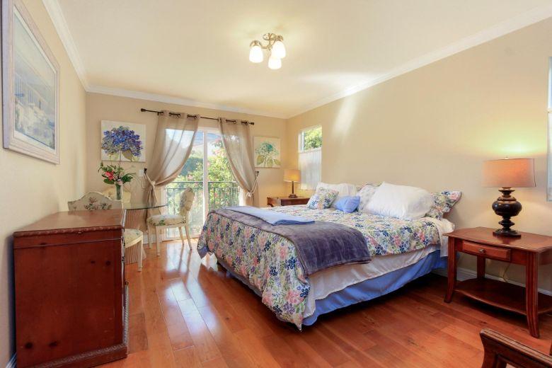 KAPLAN LOSANGELES YURT KONAKLAMA