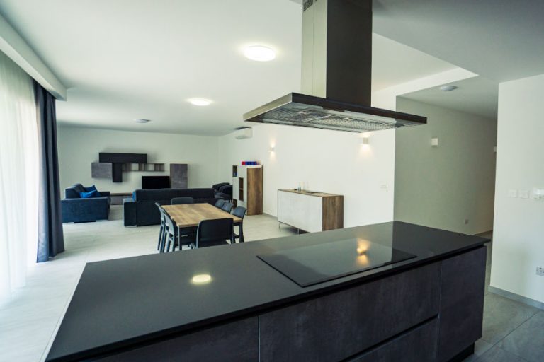 gallery-claret-1-768x512