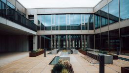 xrooftop-ue-innovation-hub.jpg.pagespeed.ic.SG6MzAXhcg