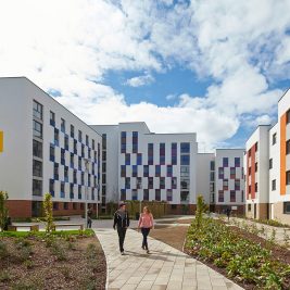 The-Meadows-accommodation-outside-1000x1000