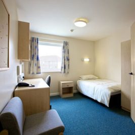 LanchesterHallPremierEnsuiteBedroomTeaser1